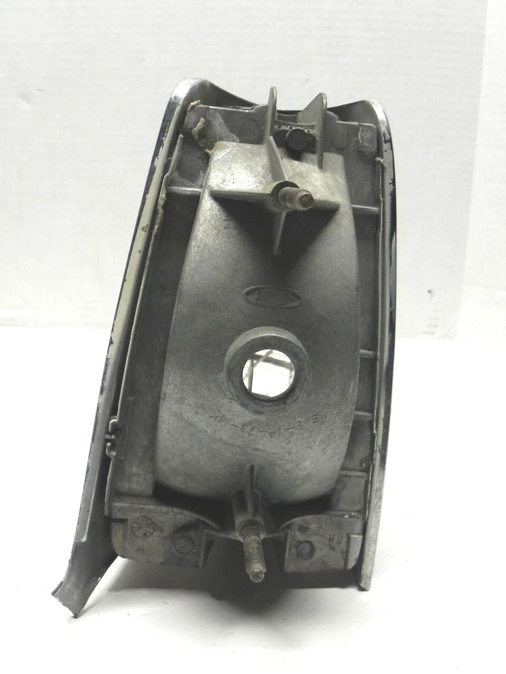 1973 LINCOLN CONTINENTAL RIGHT SIDE PARKING ASSEMBLY FORD #D5LB-A-13215-C USED - Image 4 of 4