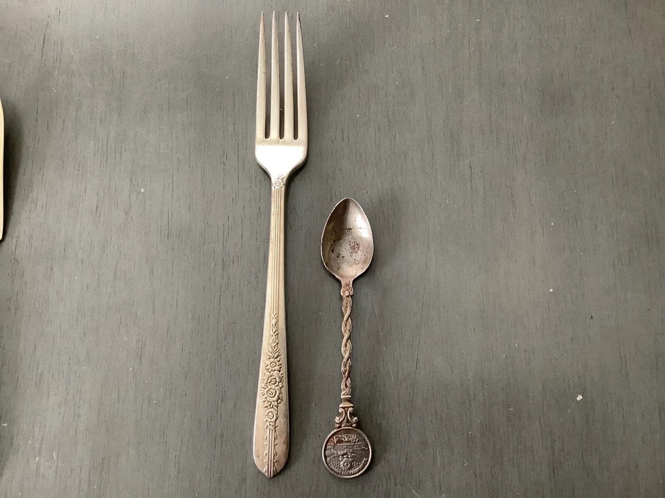 1934~WM Rogers Burgundy-Champagne Silver Plate Flatware(Lot of 8)PLUS MORE - Изображение 3 из 4