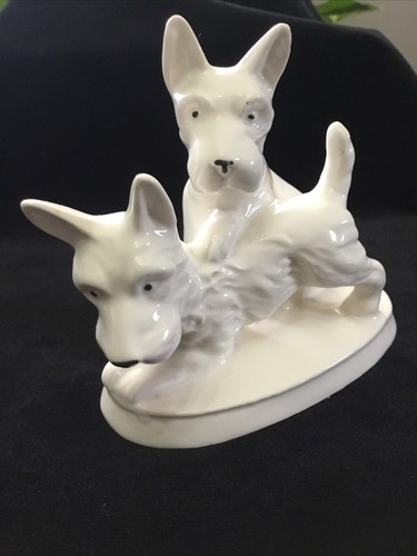 Vintage Puppy Dogs Terriers Playing Figurine All White Porcelain - Picture 7 of 7