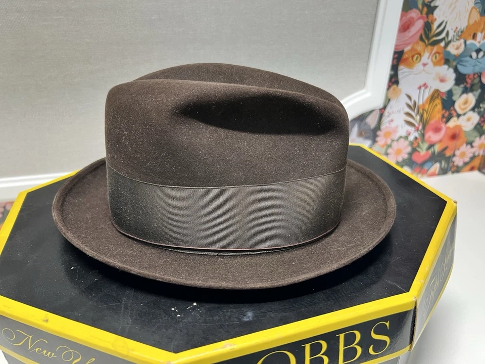 VTG Dobbs Fifth Avenue Brown Hat Wool Felt Fedora Black Ribbon Red Feather 1960s - Image 2 of 4