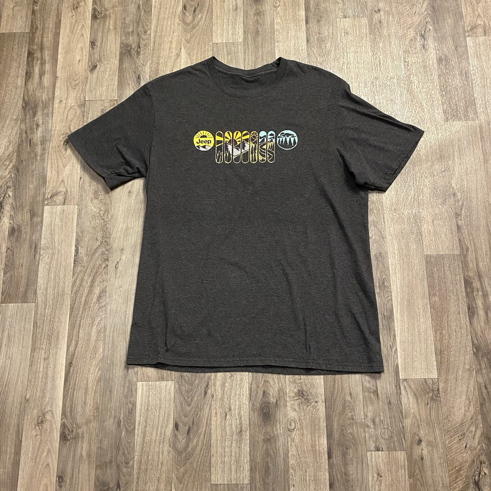 Men's Medium Gray Jeep Graphic T-Shirt