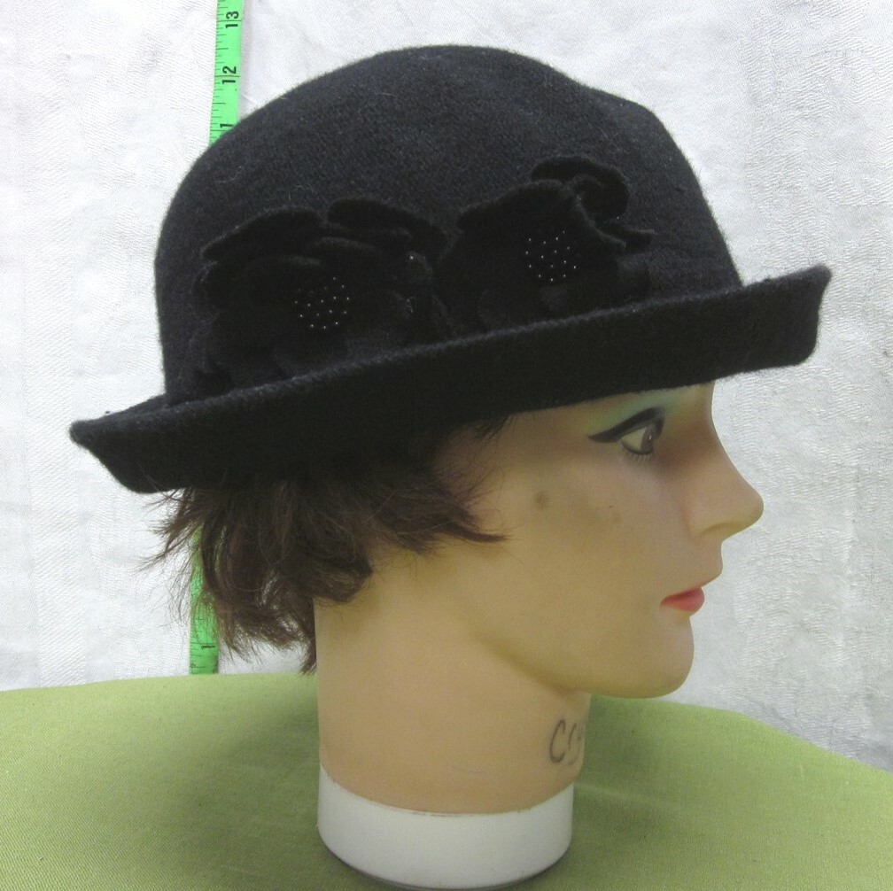 CROFT & BARROW wool cloche Vaudeville flapper hat w/ flowers