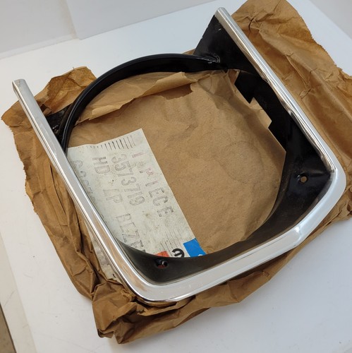 1971-1972 Plymouth Duster Valiant Left Headlight Bezel Cover Trim 3573719 NOS - Picture 3 of 5