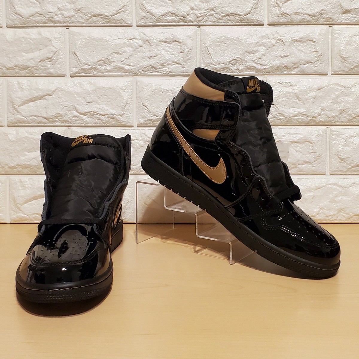 シューズ(男性用) Nike Air Jordan 1 Retro High OG 9.5 Nike Air Jordan 1 Retro High OG Mens Size 9.5 Black Metallic