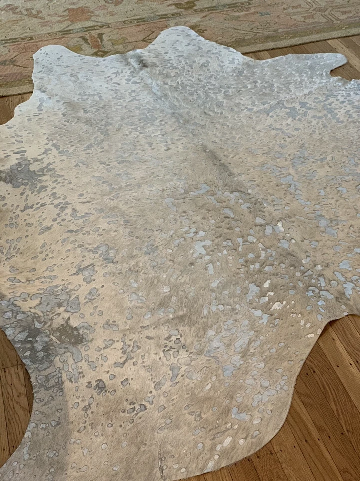 Alfombra de piel de becerro sintética, ¡excelente estado! Foto 3 de 4