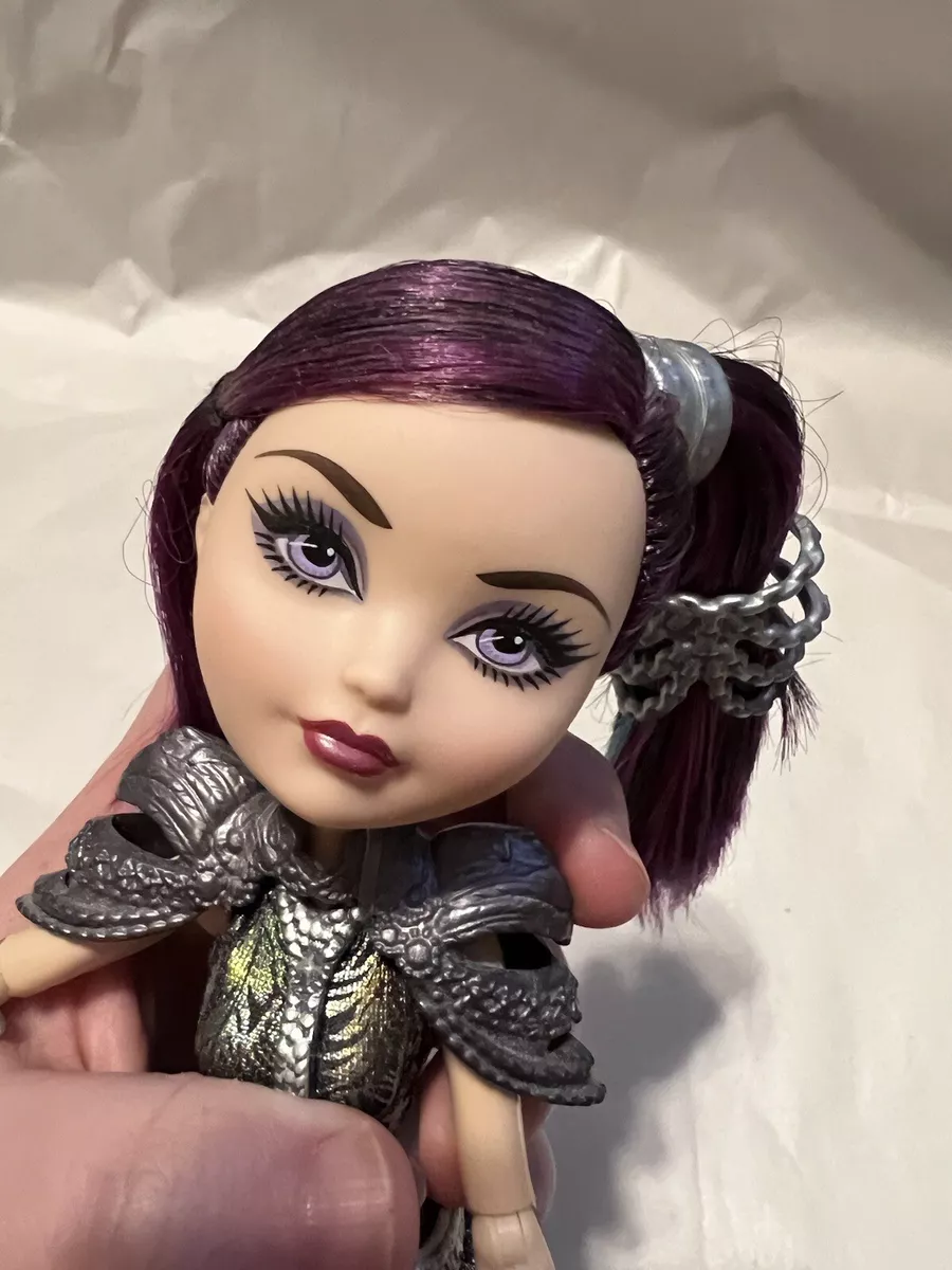 Boneca Ever After High - Jogos de Dragões - Raven Queen - Mattel