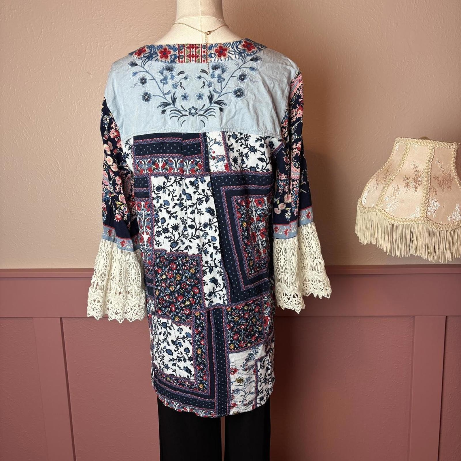 John Mark garden cottage patchwork embroidered la… - image 5