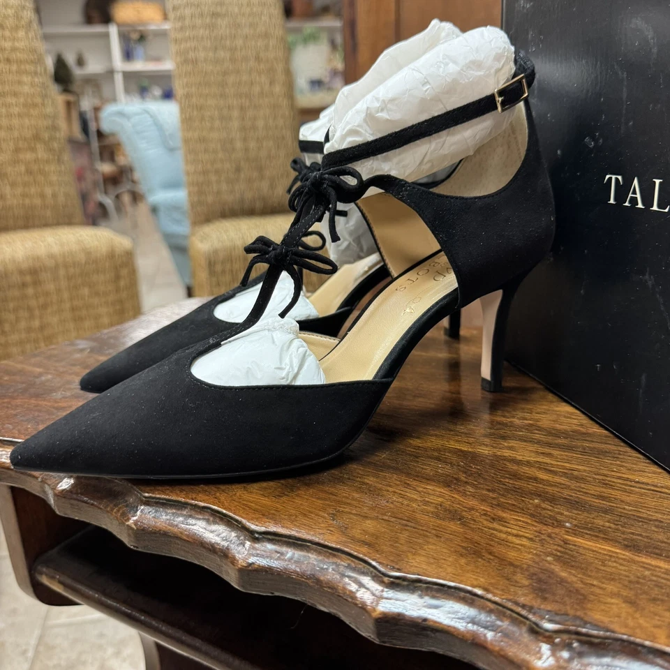 Bomba TALBOTS - RSVP de Talbots “Erica T-Strap”, gamuza negra, talla 8M Foto 3 de 4