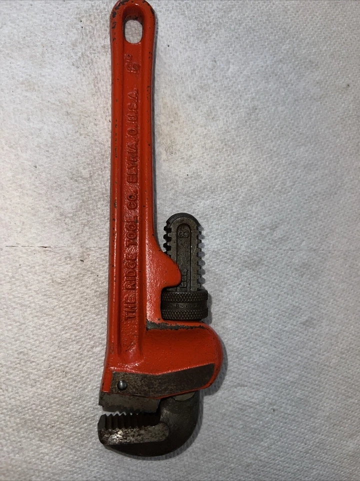 Vintage RIDGID 8 Inch Heavy Duty Pipe Wrench The Ridge Tool Co. Elyria Ohio USA - Image 3 of 4