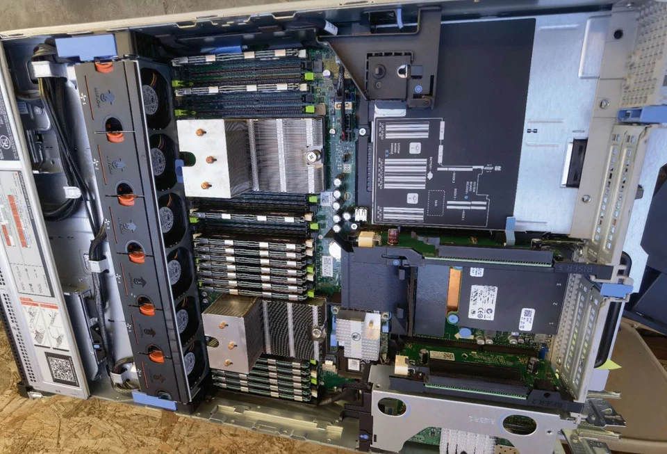 Unidad de estado sólido Samsung PM853T 960GB 6Gb/s SATA SSD 2.5" MZ-7GE9600 con bandeja Foto 2 de 2