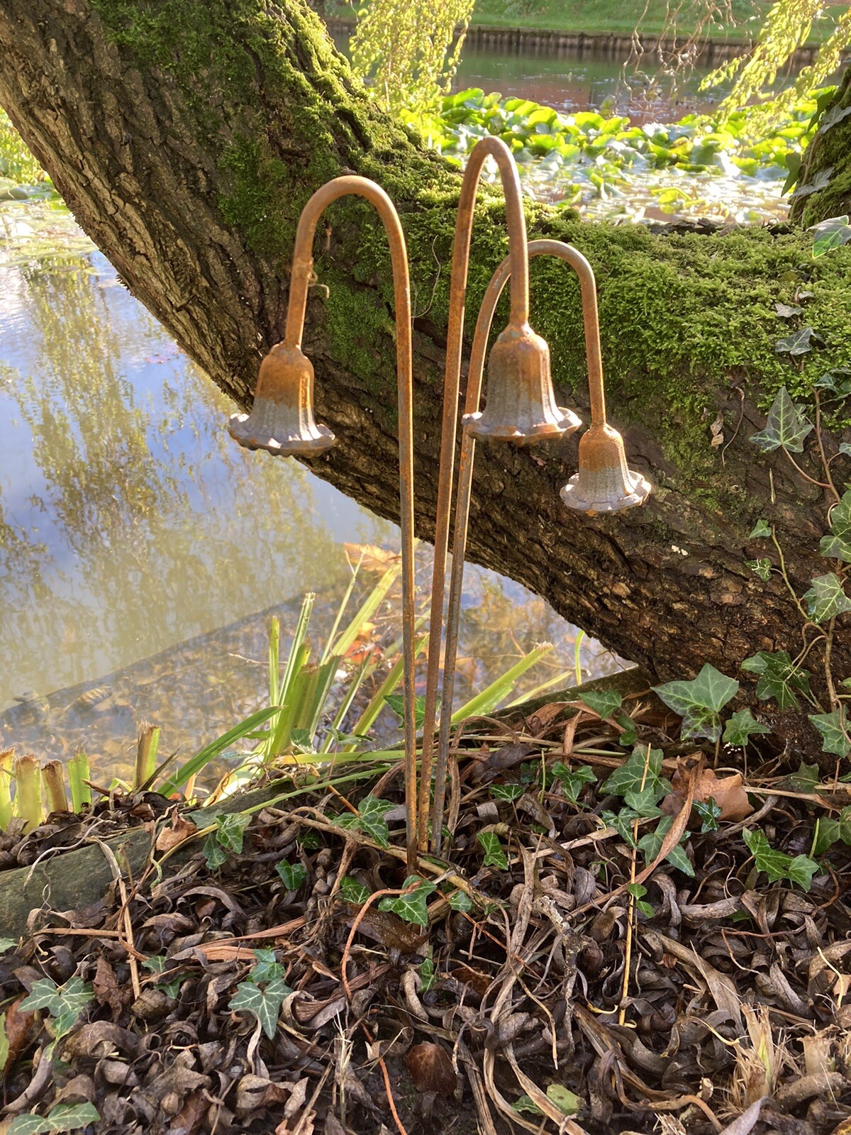 SET OF 3 RUSTY METAL BLUEBELL FLOWER PLANT SUPPORTS STAKES GARDEN