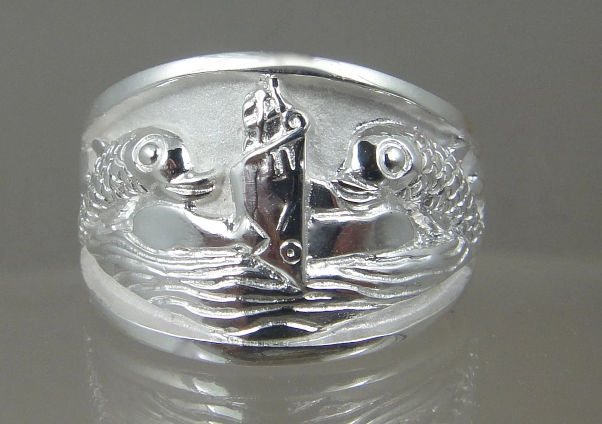 Submarine dolphin ring clearance