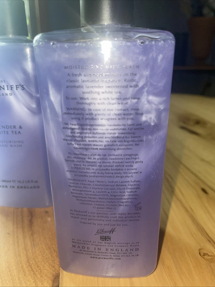 Lavado de manos hidratante de lavanda y té blanco Pecksniff’s England 2 botellas 16,9 oz Foto 2 de 3