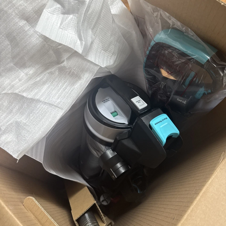 Swivel Upright Vacuum Cleaner Full Size Lightweight Bagless Large Capacity Bin - Image 2 of 4