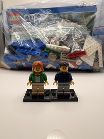 LEGO CITY Van & Caravan 60117 Complete Set 250pcs Age 5-12 No Box