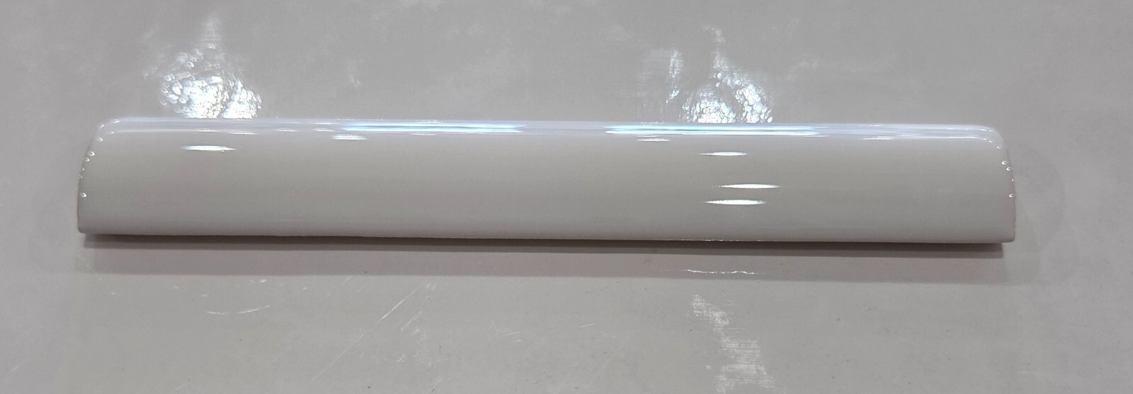 Glossy White Quarter Round Tile, Beak, and AU Trim