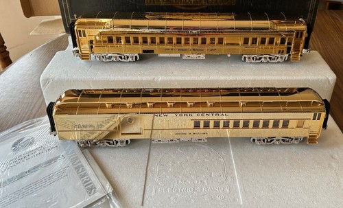 MTH 20-4129 NYC vergoldete 70' Madison Combine/Diner Personenwagen (2er Set)