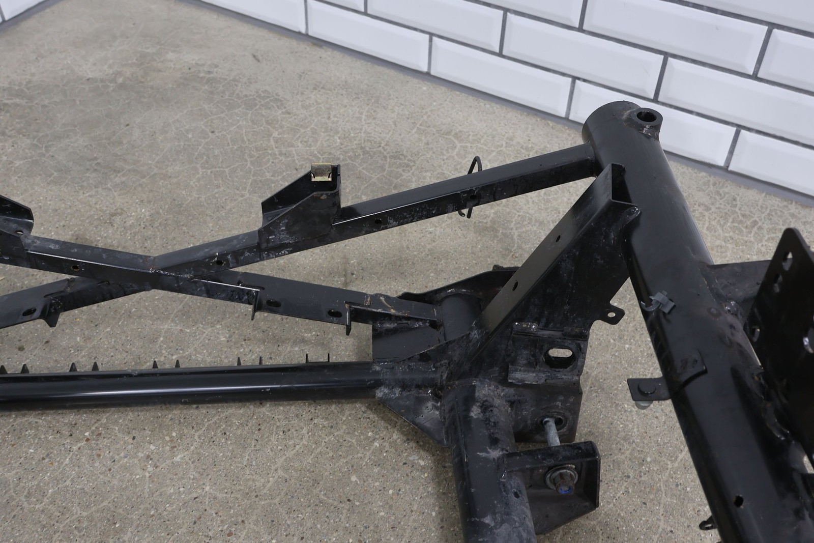 20010 Aston Martin V8 Vantage Rear Bare Undercarriage Crossmember 9G33-5R003-AC