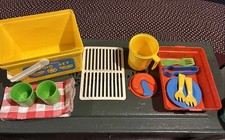 Vtg 1985 Fisher Price Picnic Basket Complete Set Kitchen Grill Dishes Utensils