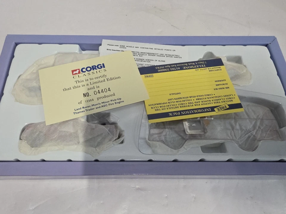 Corgi 1/50 Chipperfields Circus Vehicles Set Land Rover Morris Minor AEC Fire et - Image 4 of 4