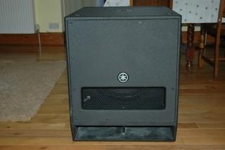 Yamaha DXS18 18 Inch Active Subwoofer Black with Power Cable