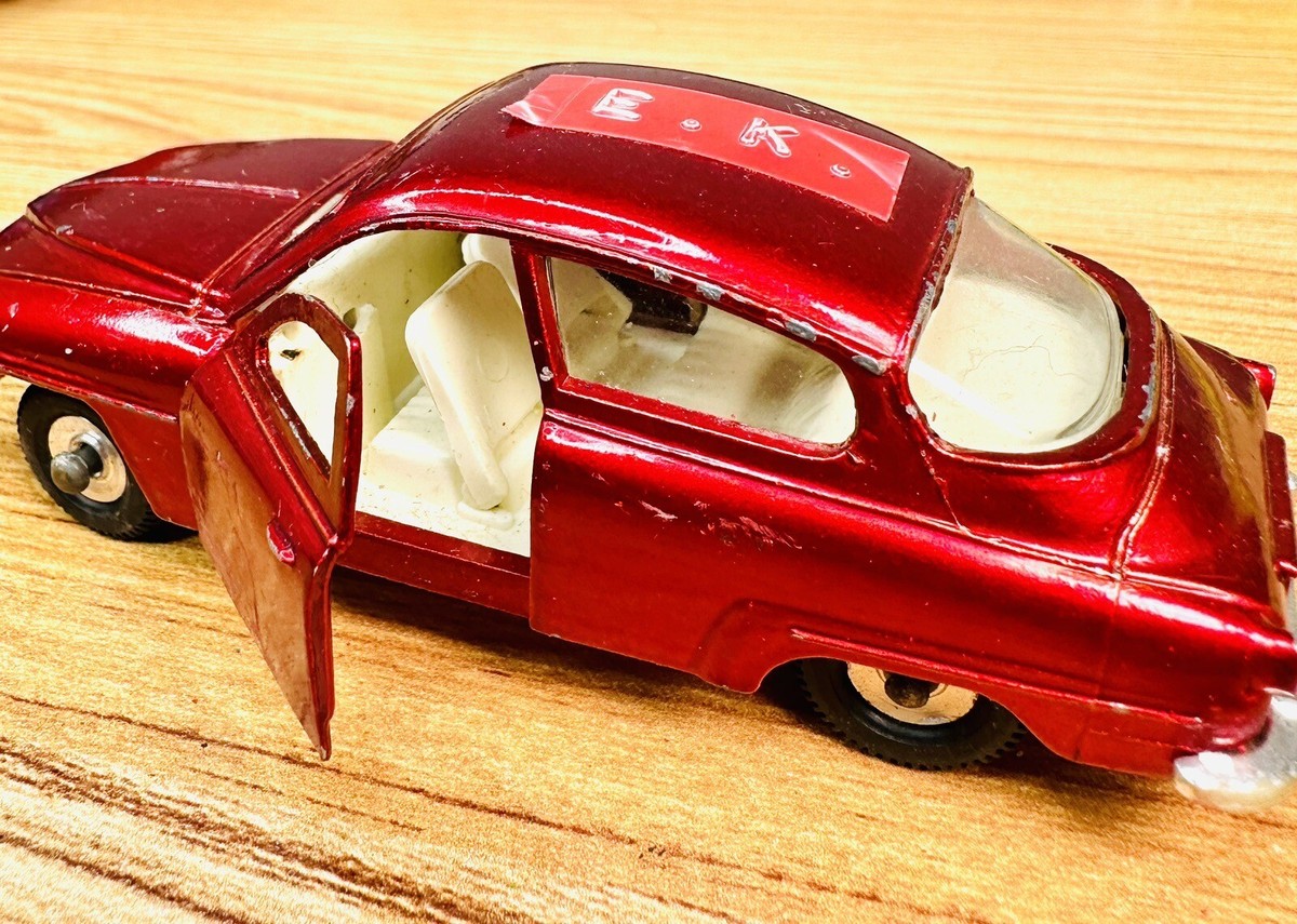 【イングランド製】Dinky Toys221 　　　1969年 イングランド製】Dinky Toys221 1969年