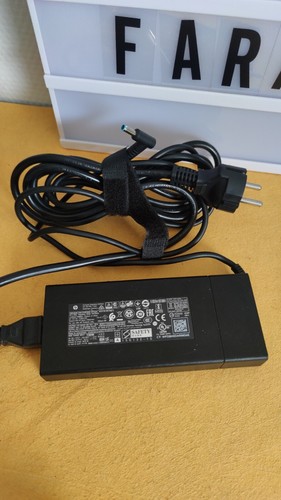 Chargeur Universel 12V 7A Avec Embout 2,5mm - Alimentation Secteur Noir