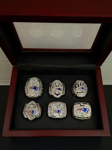 New England Patriots Replica Super Bowl Rings.. 01, 03, 04, 14, 16, 18. - Picture 1 of 3