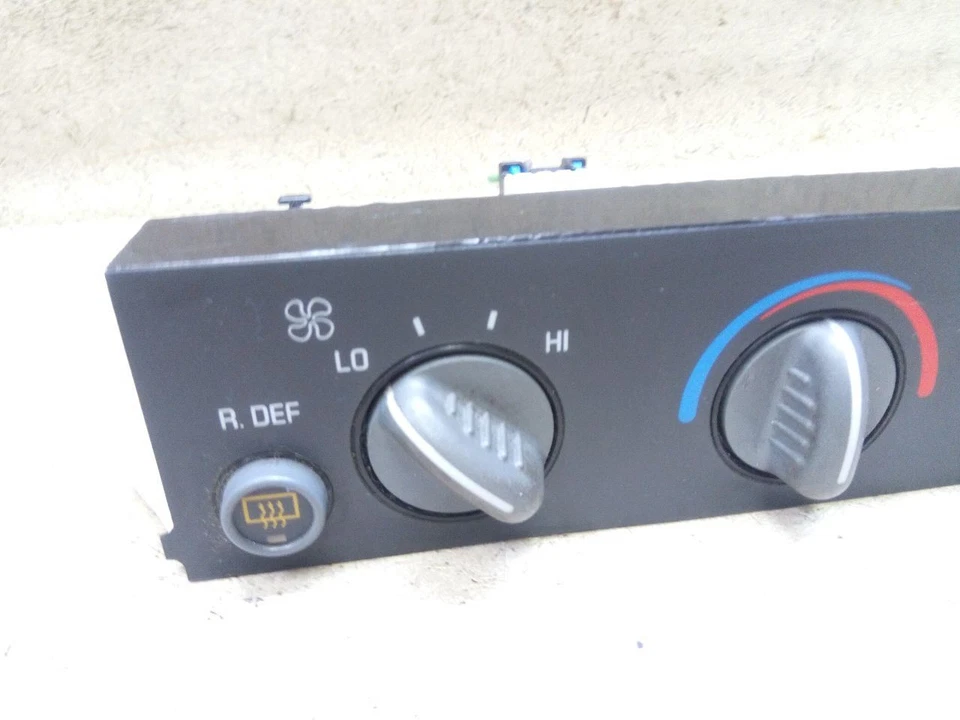 Control de temperatura climatizado aire acondicionado con descongelación trasera compatible con 96-05 Chevrolet Astro w66 Foto 2 de 4