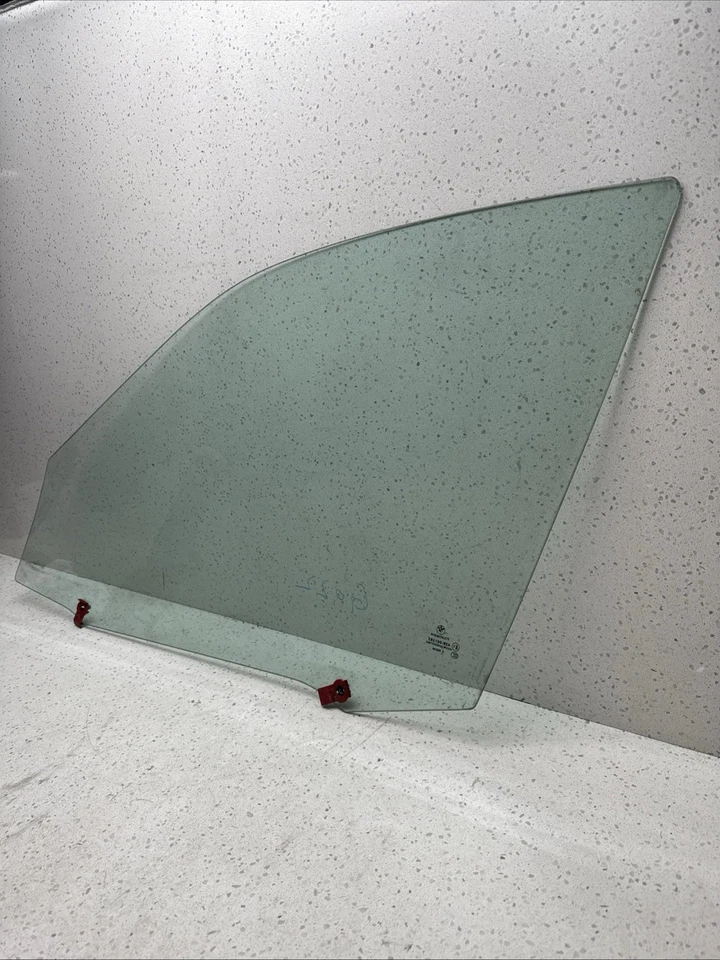 06-12 宝马 325i LH 左前门级车窗 原始设备制造商 43R-001582 — 第 3/4 张图片
