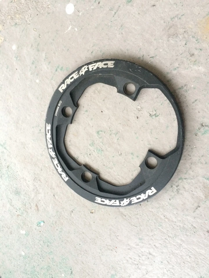 Anillo protector de golpe Race Face 104 mm BCD 36t MTB 4 pernos patrón RACEFACE North Shore Foto 3 de 4