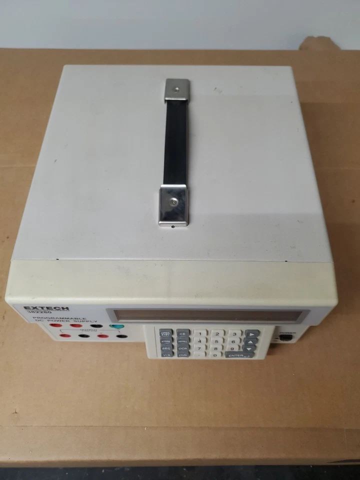 Fuente de alimentación CC programable Extech modelo 382280, 200 vatios, 40V/5A - FUNCIONA Foto 2 de 4