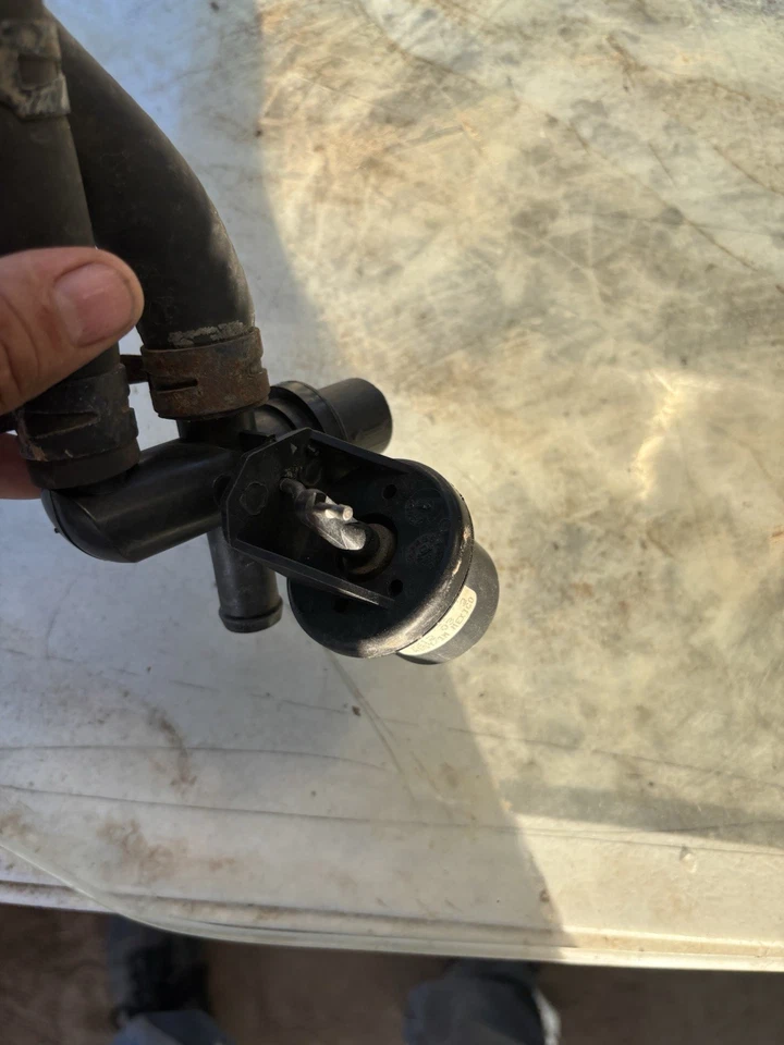 Lincoln Mark Vlll 1997-98 válvula de control de calefacción HVAC fabricante de equipos originales Foto 4 de 4