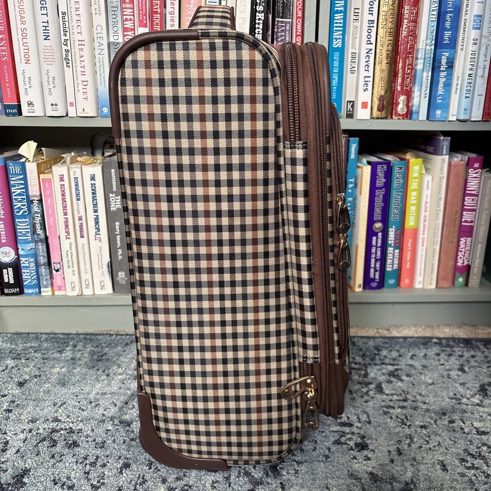 New London Fog Oxford III Black White Spinner Carry On 20" Luggage Suitcase - Image 4 of 4