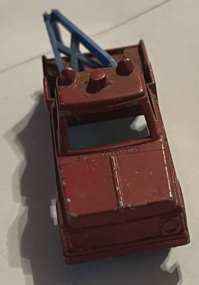 Camión de demolición Midgetoy diecast vintage rojo con gancho de plástico azul EE. UU. Foto 2 de 4