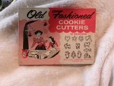 OLD FASHIONED METAL COOKIE CUTTER ORIGINAL BOX KITCHEN BAKING CHEESE CANAPES