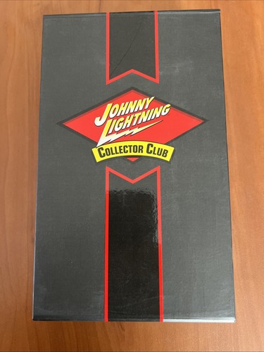 Johnny Lightning Exclusive Collector Club 1971 Dodge Demon DSS Box Set Keychain - Picture 1 of 7