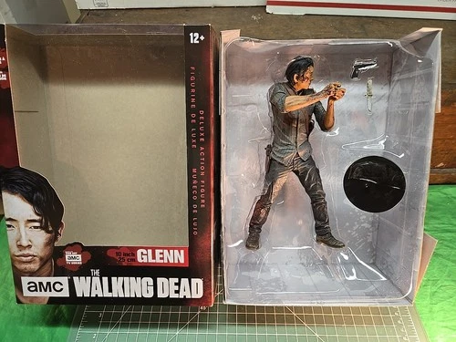 The Walking Dead AMC Glenn Deluxe Action Figure 10 inch McFarlane Toys