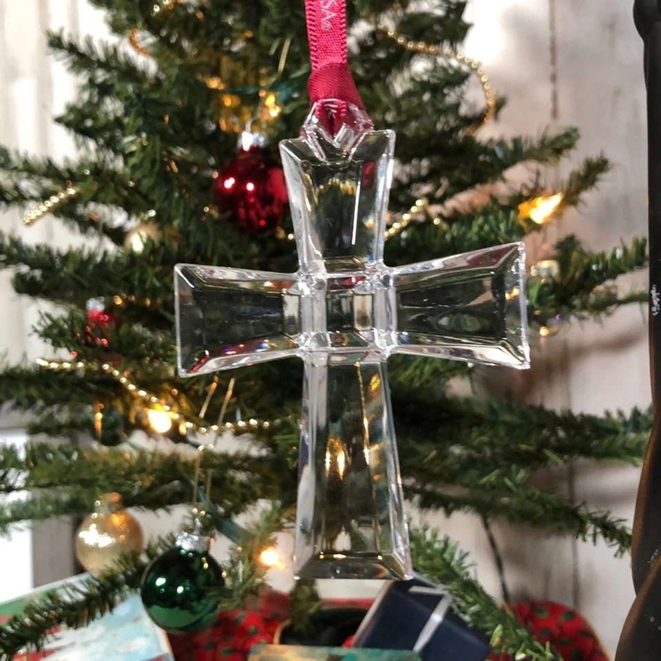 Adorno Cruz Cristal Mikasa en Caja Foto 4 de 4