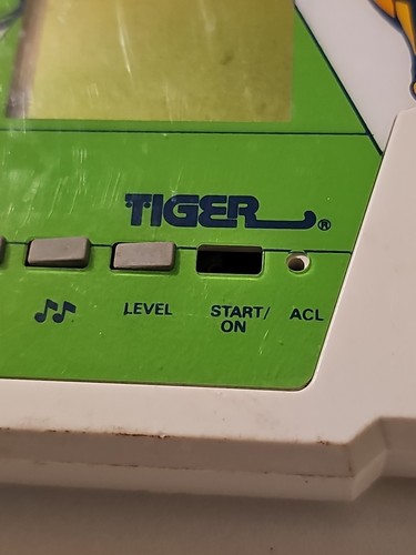 Tiger Electronic Handheld Football Game No Battery Cover 1987 Parts Only - Picture 3 of 10