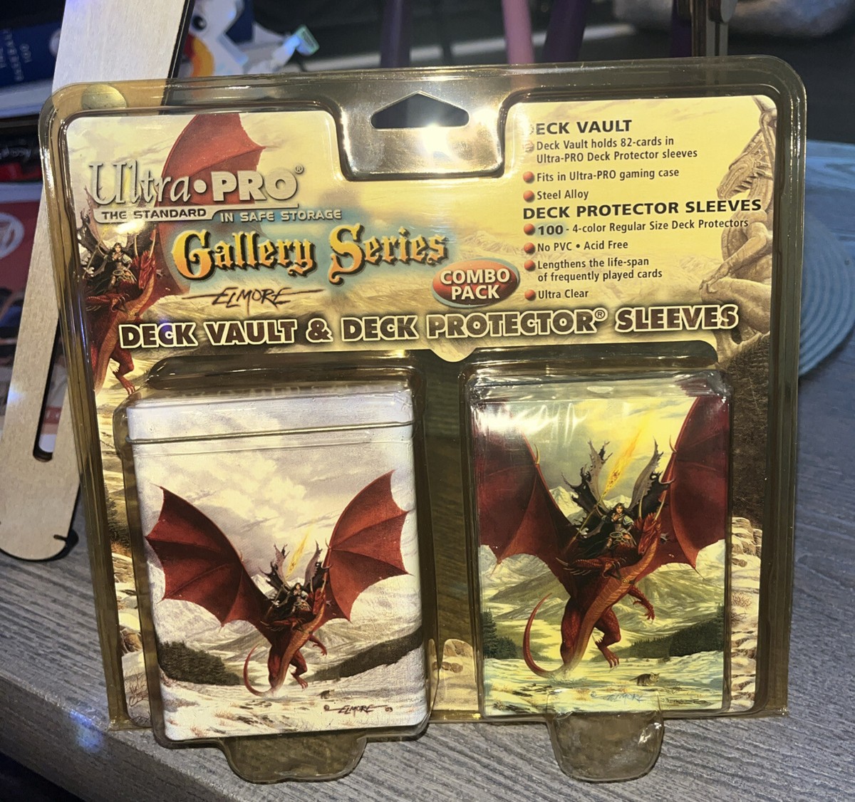 Ultra-Pro Gallery Series Deck Vault/100 Protector Easley Ultra-Pro Gallery Series Deck Vault/100 Protector Easley
