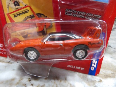 1970 PLYMOUTH SUPERBIRD     2004 JOHNNY LIGHTNING MOTOR TREND MAGAZINE   1:64