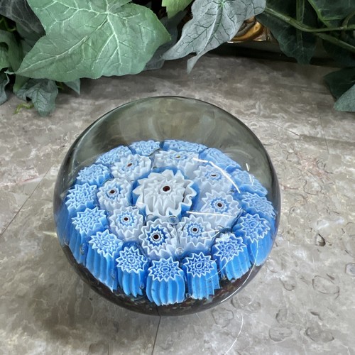 MURANO MILLEFIORI multicolor rare ITALIAN ART GLASS PAPERWEIGHT 3x2.5" Vtg - Picture 3 of 7