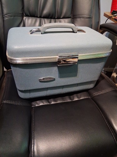 Vintage Blue Forecast Escort Travel Train Cosmetic Hard Case Luggage Carry On