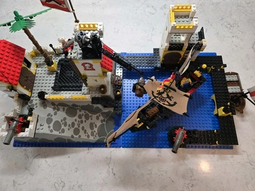 LEGO Pirates: Imperial Trading Post (6277) 100% COMPLETE with Instructions!