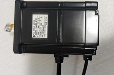 1PC SGMPH-04ABA-SF22 Yaskawa 400W Servo Motor Original New