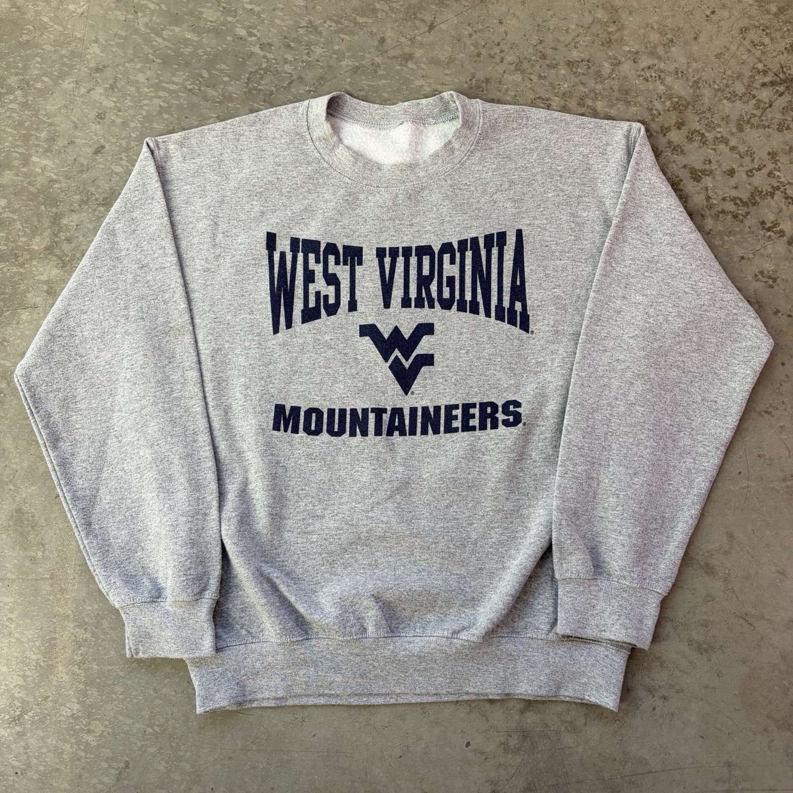 Vintage Y2K West Virginia Mountaineers Crewneck Sweatshirt Pullover WVU Medium*