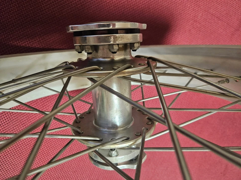 Harley Davidson XR750 rear wheel - Image 4 of 4