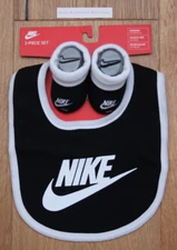 Nike Baby Newborn Bib & Booties Set ~ Black & White ~ 0-6M