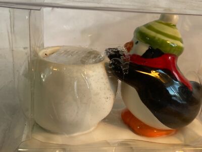 Holiday Christmas Penguin Tea Light Candle Holder Collectible Hallmark Winter